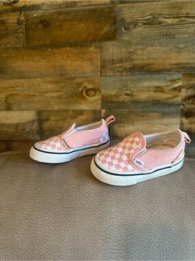 Vans Toddler girl Slip-On Checkerboard Sneakers - Pink